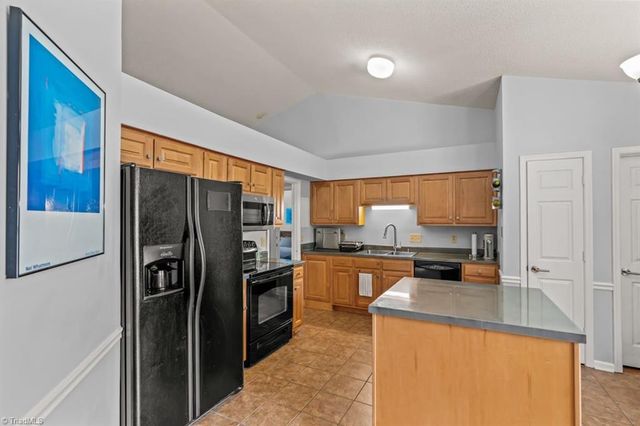 10 Manor Ridge Court, Greensboro, NC 27407