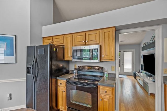 10 Manor Ridge Court, Greensboro, NC 27407