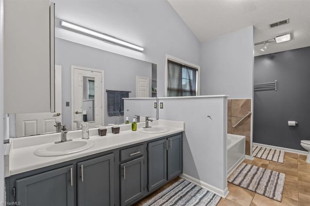 10 Manor Ridge Court, Greensboro, NC 27407