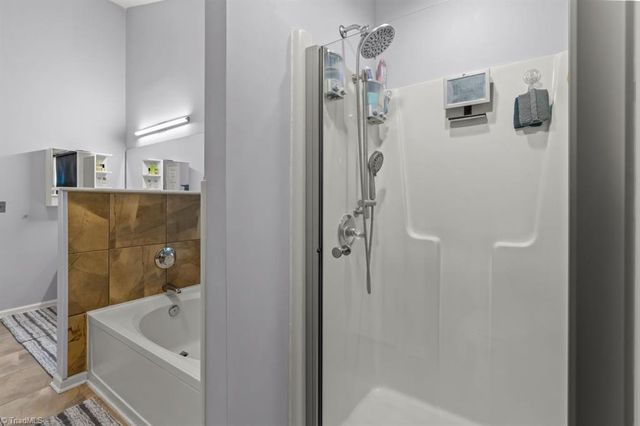 10 Manor Ridge Court, Greensboro, NC 27407