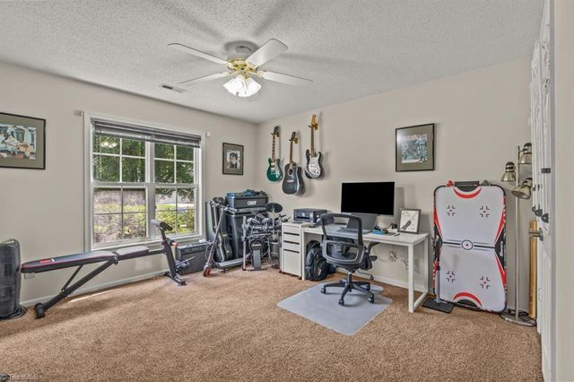 10 Manor Ridge Court, Greensboro, NC 27407