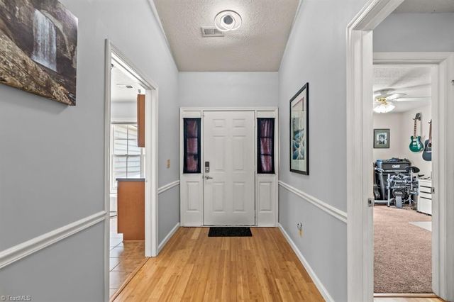 10 Manor Ridge Court, Greensboro, NC 27407