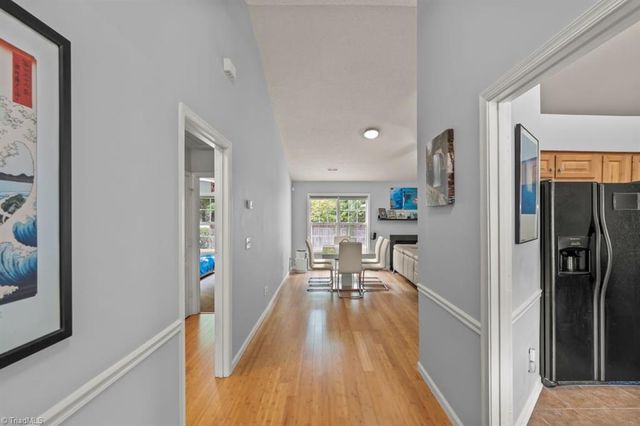 10 Manor Ridge Court, Greensboro, NC 27407