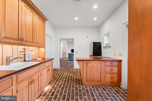 100 PYLES MOUNTAIN LN, Avondale, PA 19311