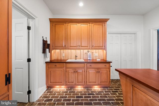 100 PYLES MOUNTAIN LN, Avondale, PA 19311