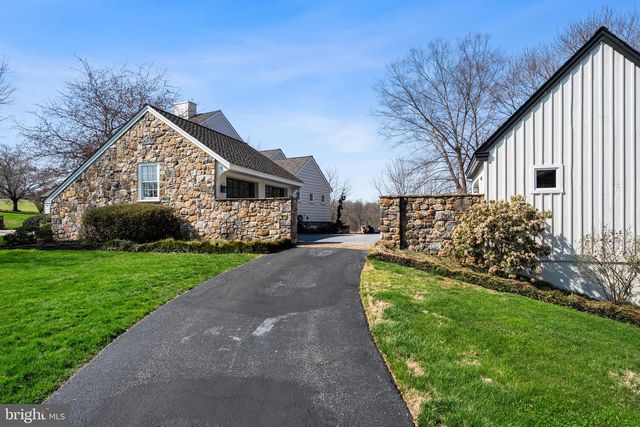 100 PYLES MOUNTAIN LN, Avondale, PA 19311