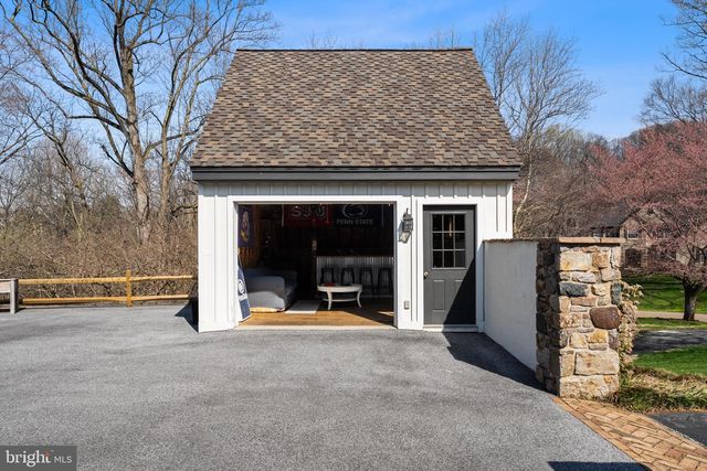 100 PYLES MOUNTAIN LN, Avondale, PA 19311
