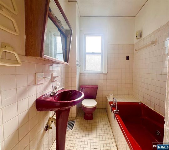 260 Pindle Avenue, Englewood, NJ 07631