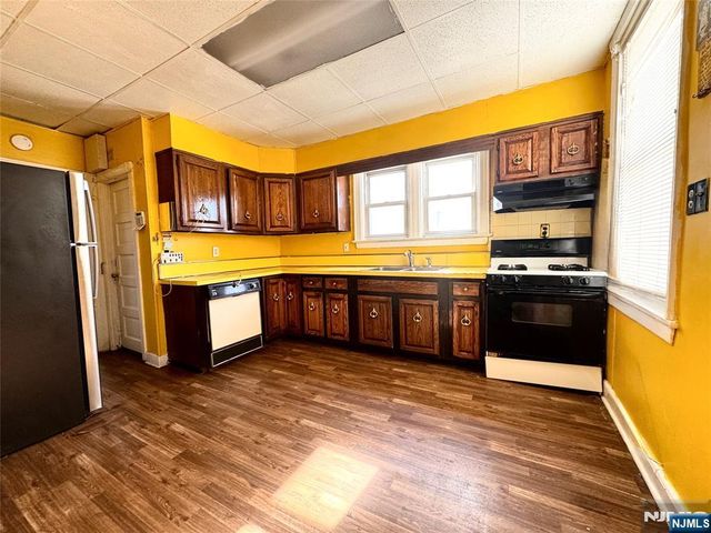 260 Pindle Avenue, Englewood, NJ 07631