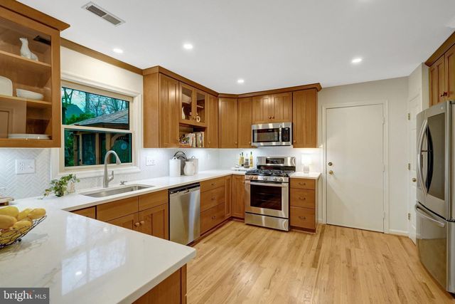 8224 STACEY RD, Alexandria, VA 22308