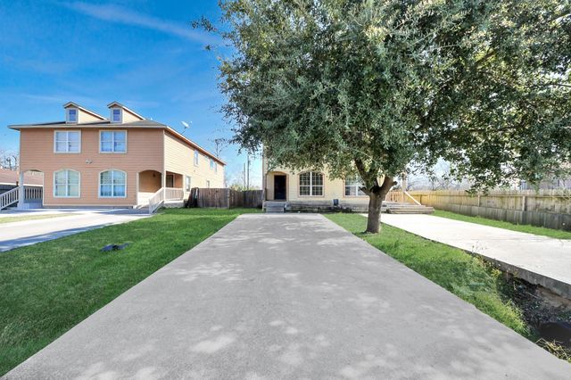 10217 Teneha Drive A, Houston, TX 77033