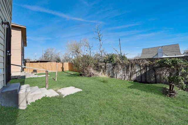 10217 Teneha Drive A, Houston, TX 77033