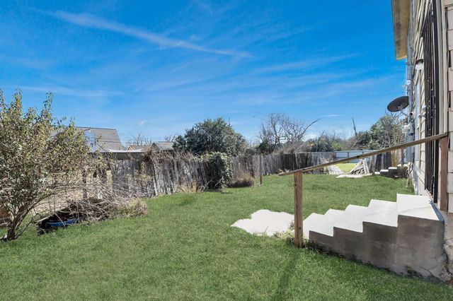 10217 Teneha Drive A, Houston, TX 77033