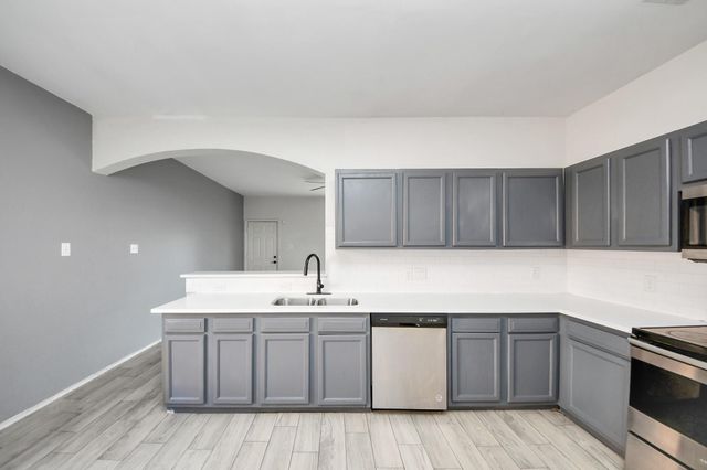 10217 Teneha Drive A, Houston, TX 77033