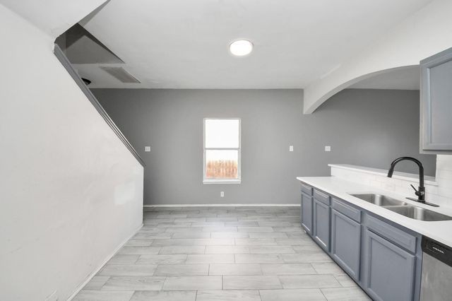 10217 Teneha Drive A, Houston, TX 77033