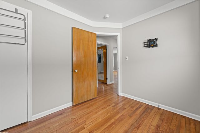 25208 Comfort Street, Center Line, MI 48015