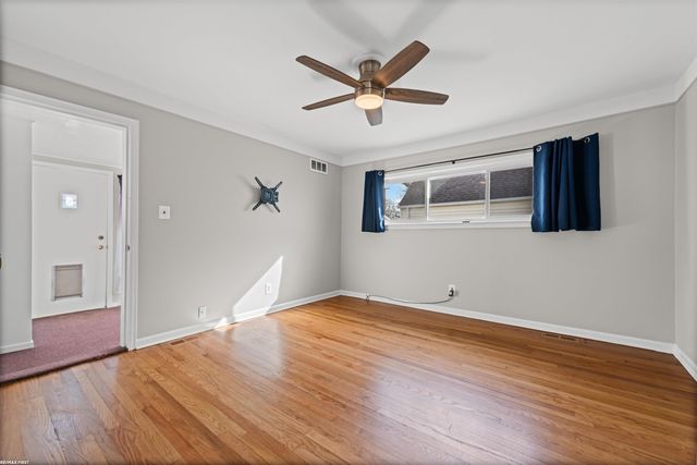 25208 Comfort Street, Center Line, MI 48015