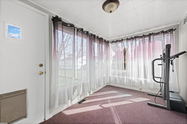 25208 Comfort Street, Center Line, MI 48015