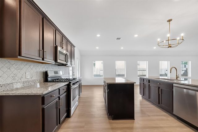 19168 Pinewood Grove Trail, New Caney, TX 77357