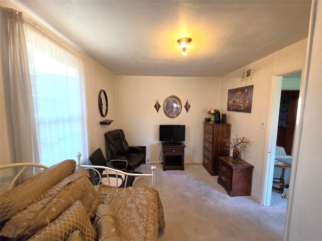 1747 CHARLES Street, Erie, PA 16509