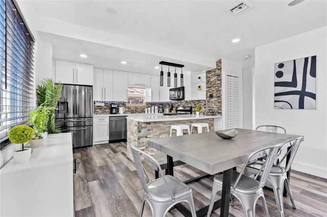 7831 Hope St, Hollywood, FL 33024