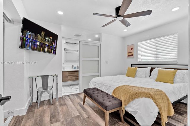 7831 Hope St, Hollywood, FL 33024