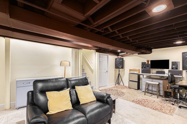 2657 Elmwood Avenue, Ann Arbor, MI 48104