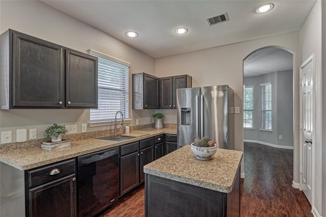 13425 Raintree Drive, Montgomery, TX 77356