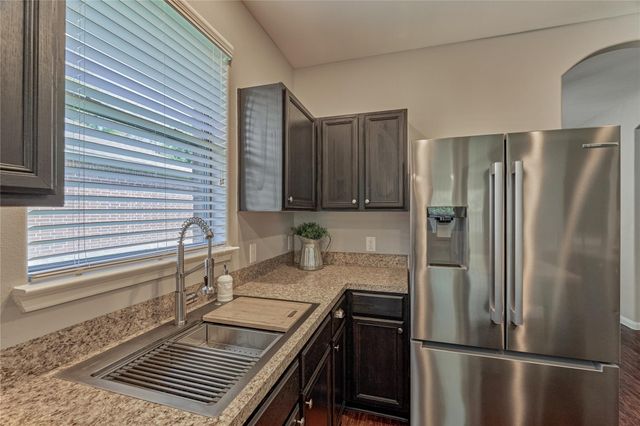13425 Raintree Drive, Montgomery, TX 77356