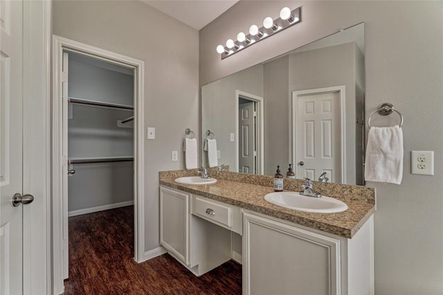 13425 Raintree Drive, Montgomery, TX 77356