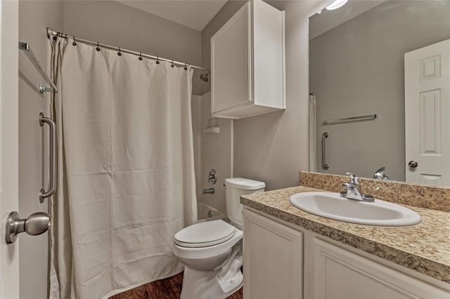 13425 Raintree Drive, Montgomery, TX 77356