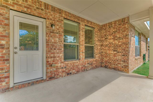 13425 Raintree Drive, Montgomery, TX 77356