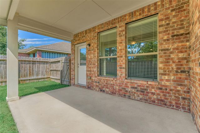 13425 Raintree Drive, Montgomery, TX 77356