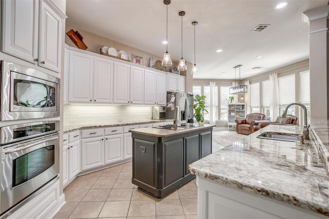 2632 Lakebend Drive, Grand Prairie, TX 75054