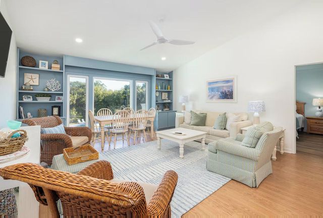10 Lagoon Villas, Isle Of Palms, SC 29451
