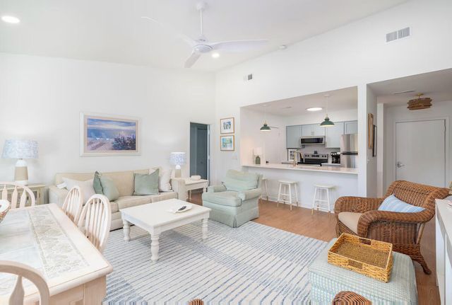 10 Lagoon Villas, Isle Of Palms, SC 29451