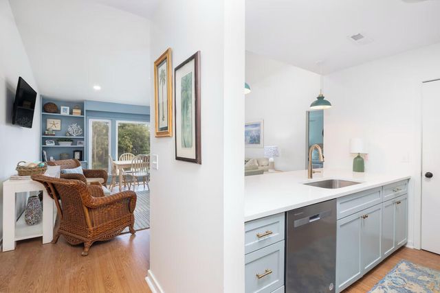 10 Lagoon Villas, Isle Of Palms, SC 29451