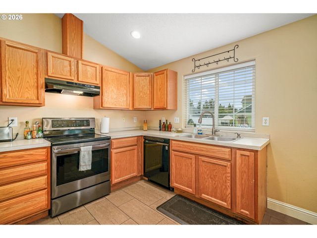 371 HOBSON St, Stayton, OR 97383