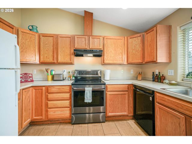 371 HOBSON St, Stayton, OR 97383
