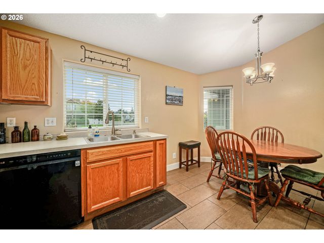 371 HOBSON St, Stayton, OR 97383