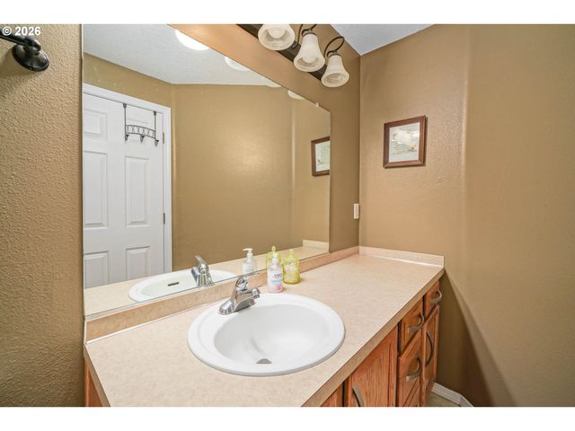 371 HOBSON St, Stayton, OR 97383