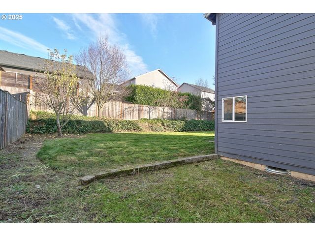 300 Sw MT MAZAMA St, Mc Minnville, OR 97128