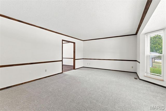 3927 Summerfield Parkway, St Charles, MO 63304