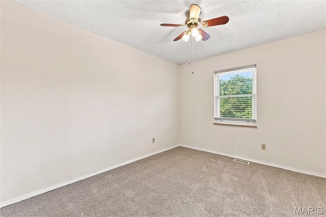 3927 Summerfield Parkway, St Charles, MO 63304