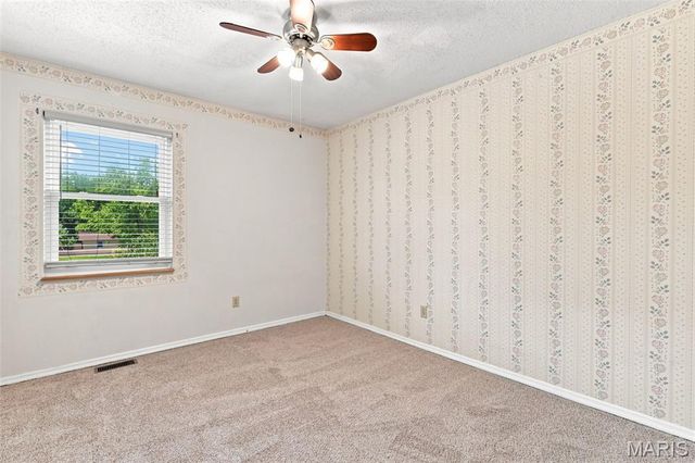 3927 Summerfield Parkway, St Charles, MO 63304