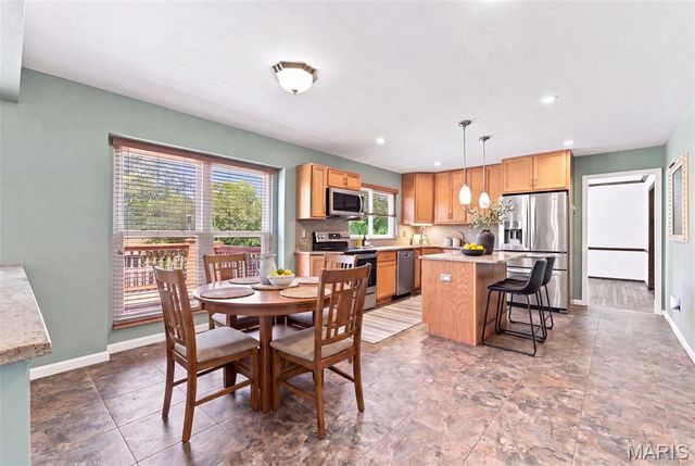 3927 Summerfield Parkway, St Charles, MO 63304