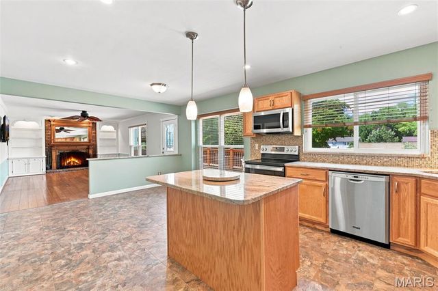 3927 Summerfield Parkway, St Charles, MO 63304