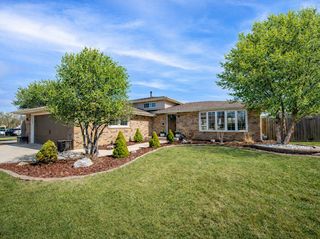 9133 S Meade Avenue, Oak Lawn, IL 60453