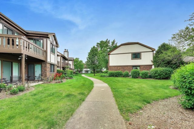 1264 WILLIAMSBURG Drive D1, Schaumburg, IL 60193