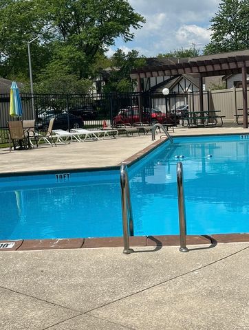 1264 WILLIAMSBURG Drive D1, Schaumburg, IL 60193